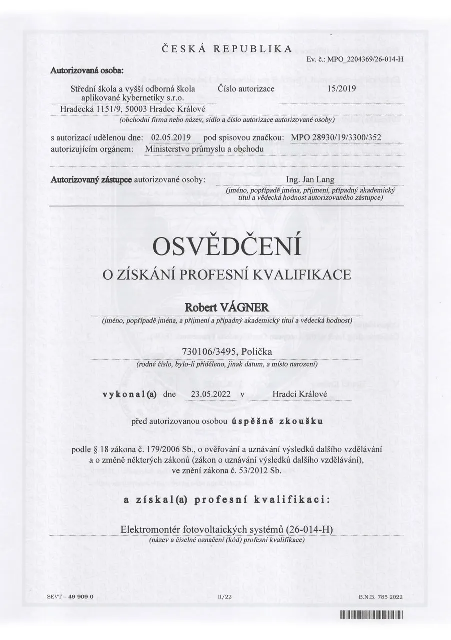 Montér SOLAR BARON® při instalaci fotovoltaické elektrárny na střeše