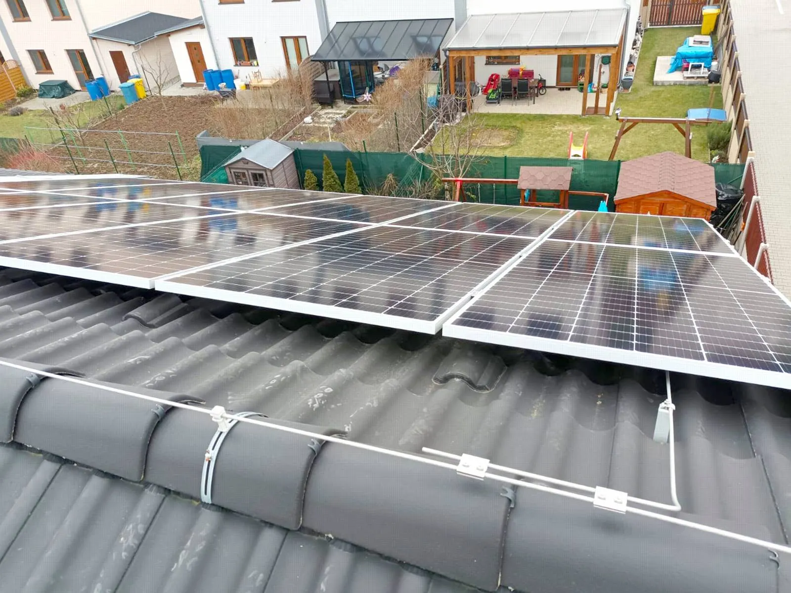 Chýně – Výkon 5,4 kWp, Baterie 10,65 kWh – fotografie 3
