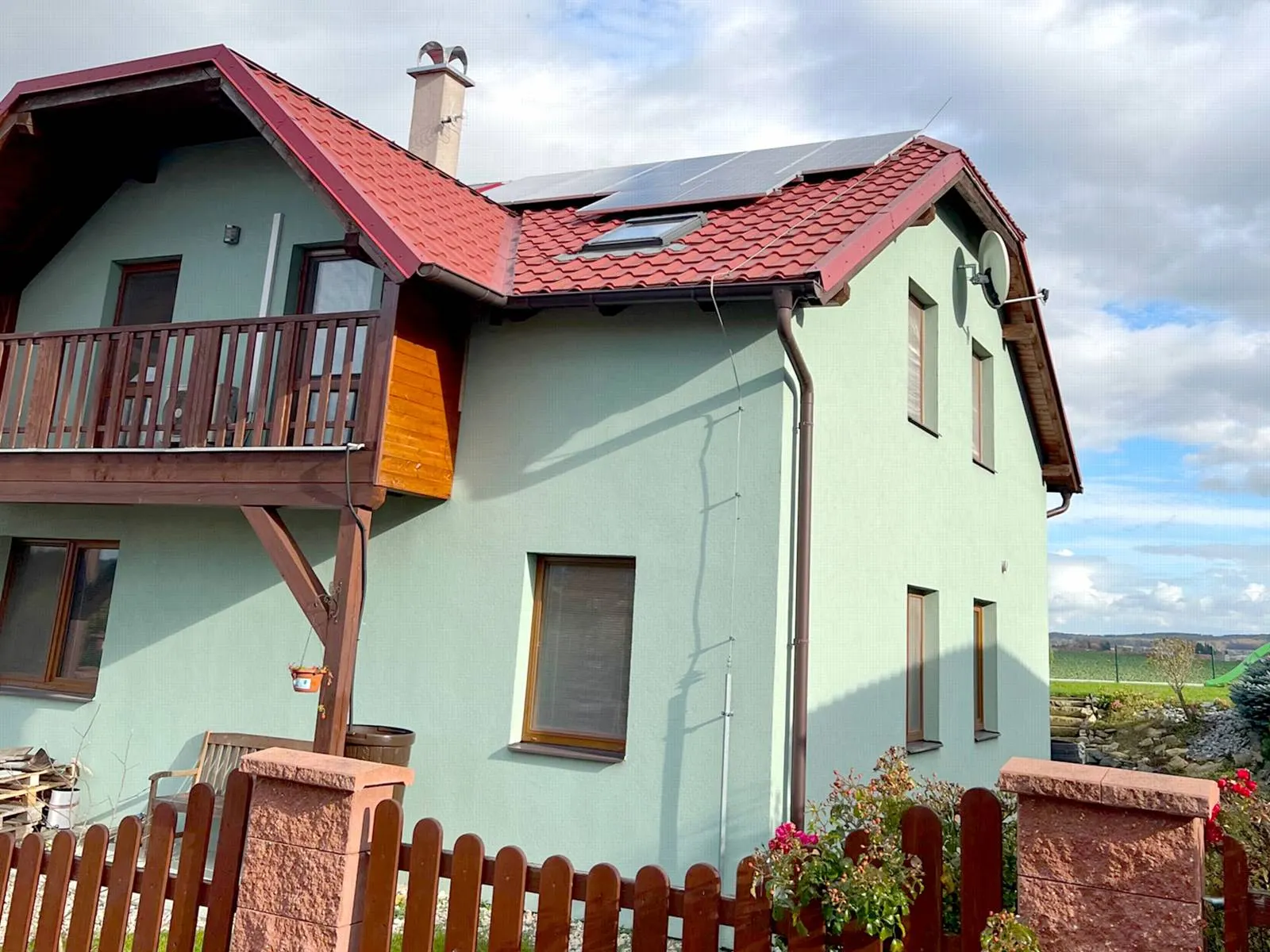 Horní Ředice – Výkon 5,4 kWp, Baterie 10,65 kWh – fotografie 2