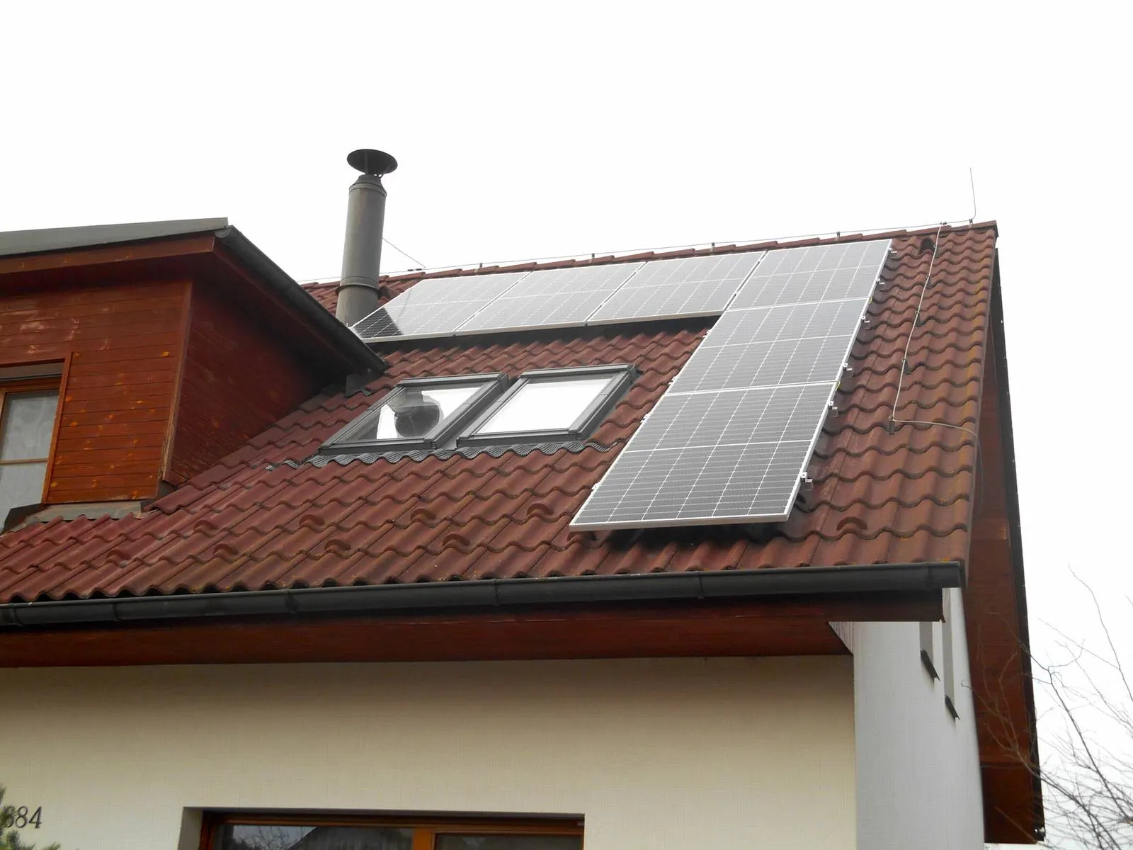 Pardubice – Výkon 6,23 kWp, Baterie 10,65 kWh – fotografie 2