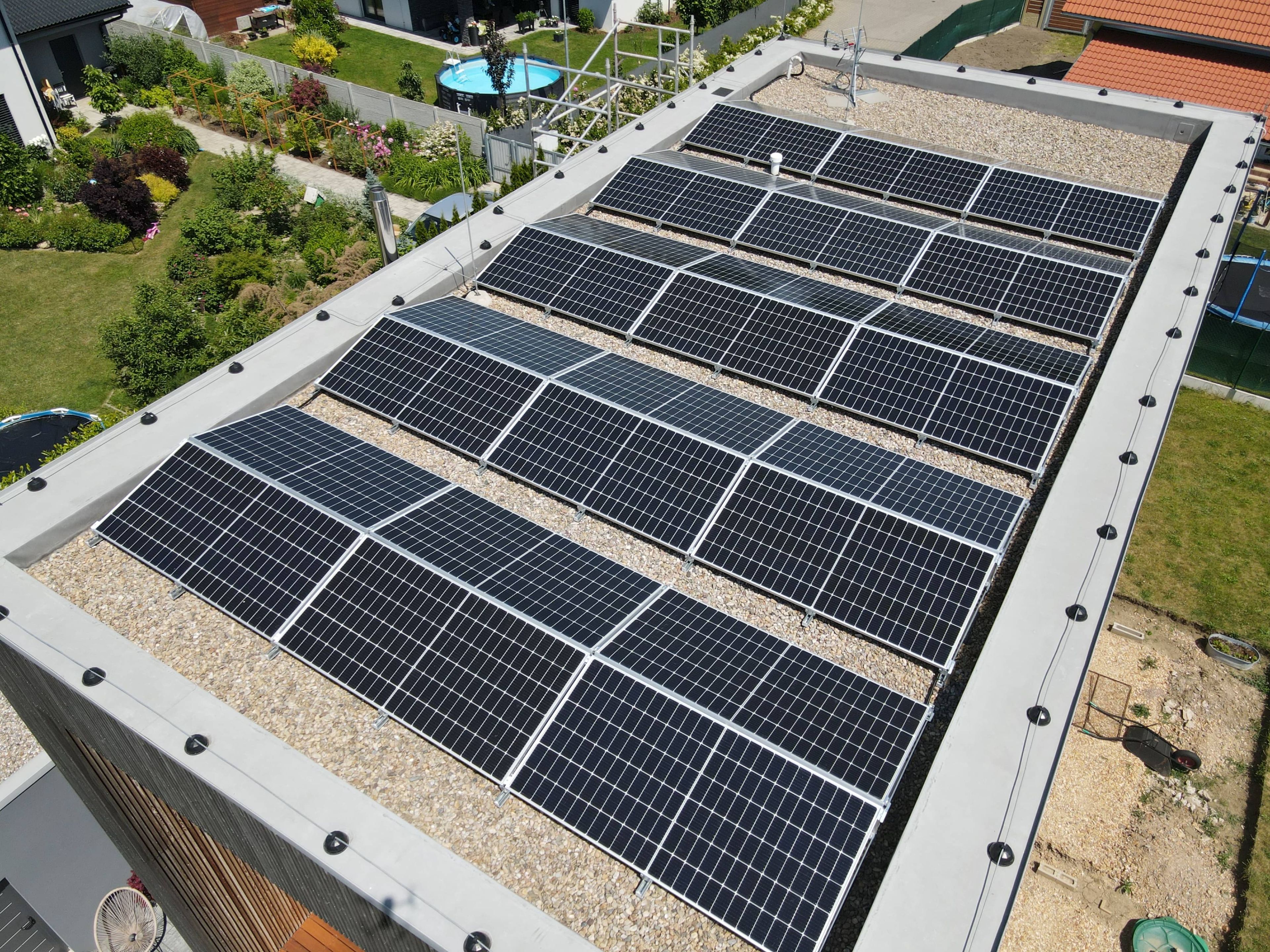 Fotovoltaika RD Svítkov - Pardubice - Victron Energy - pohled na střechu