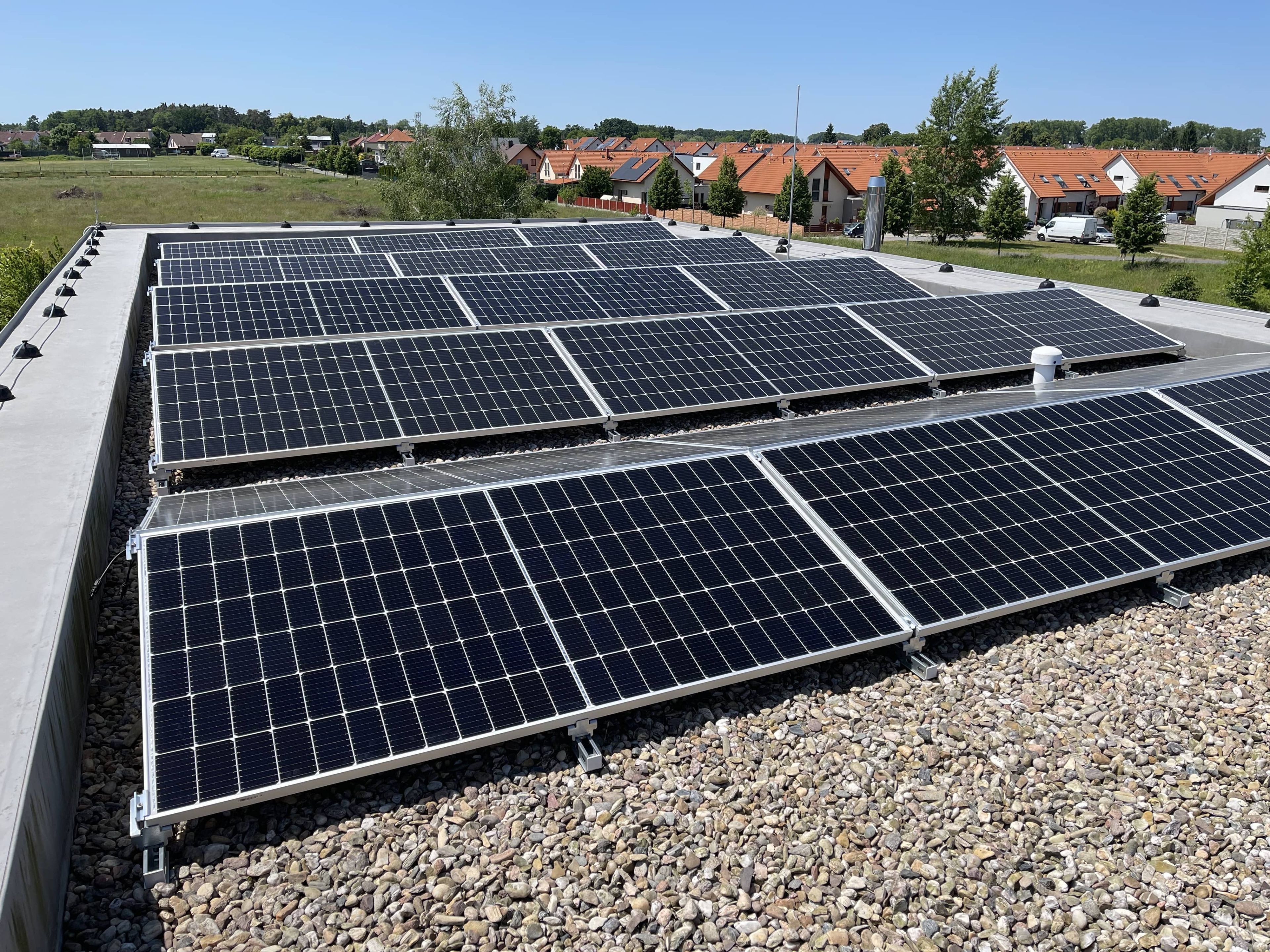 Fotovoltaika RD Svítkov - Pardubice - Victron Energy - detail panelů