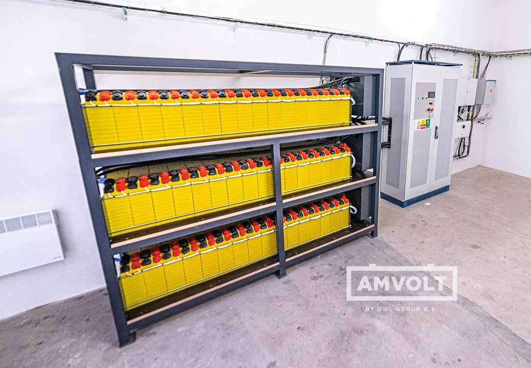 Bateriové úložiště AMVOLT pro fotovoltaiku rodinného domu – lithiové články LiFePO4.